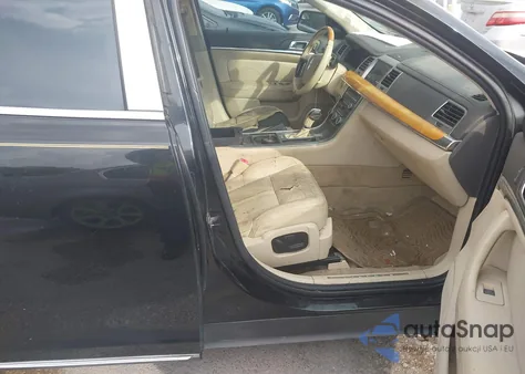 2010 Lincoln Mks z USA, uszkodzony, nr VIN 1LNHL9DR3AG607876